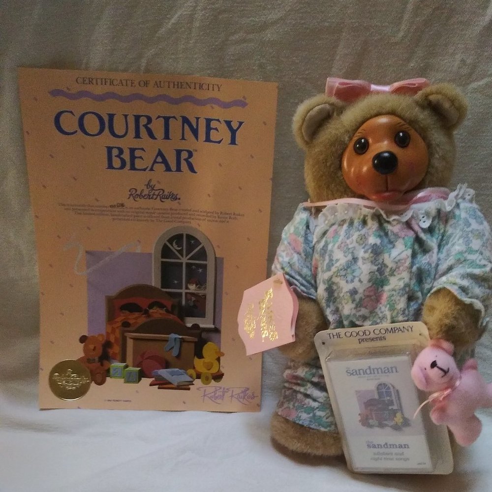 Collectible ROBERT RAIKES Courtney bear NIB